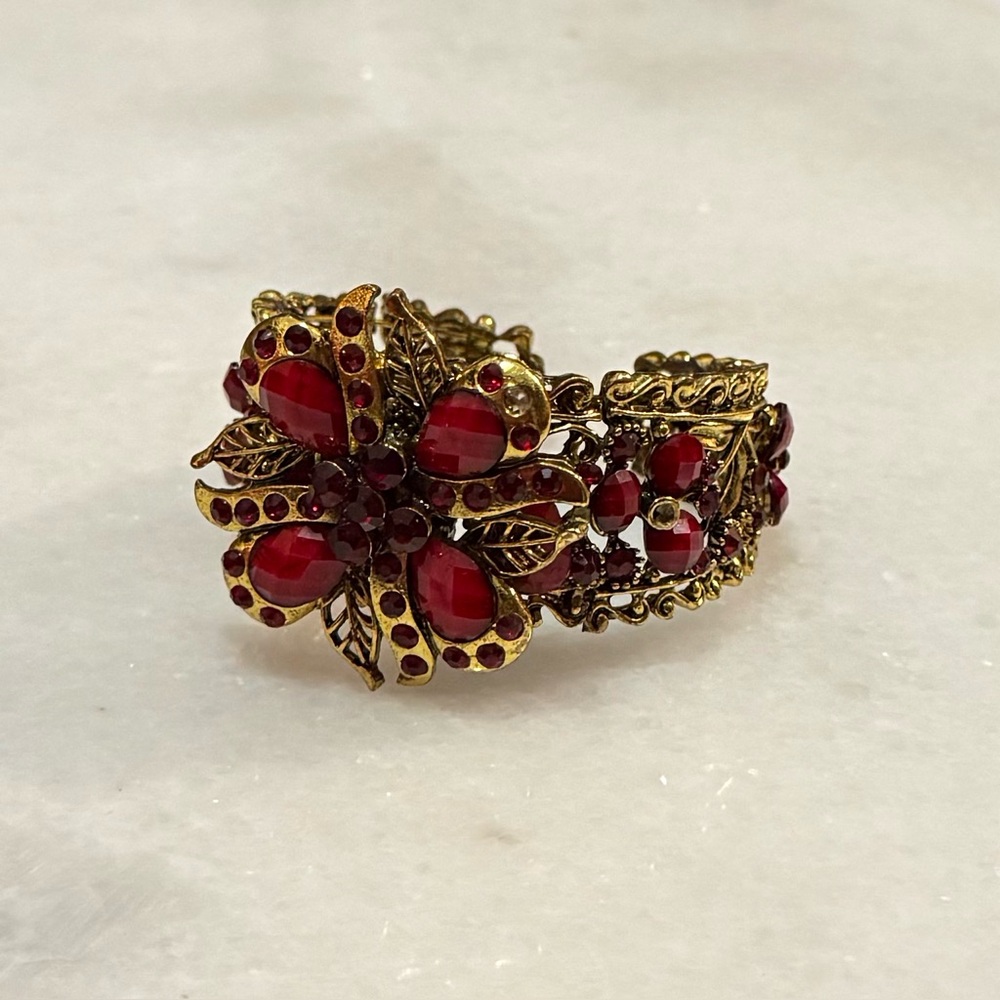 ✔️Victorian-style Red Crystal Floral Bronze Tone Flex Cuff - Picture 4 of 8